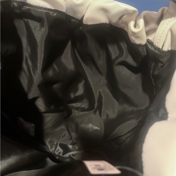 Victoria Secret NWT drawstring bag - Picture 6 of 6